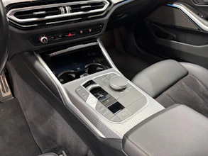 https://vehicle.imgix.net/4431424/a6795ff4-3b7a-490f-9a98-e30ad16631f4.jpg