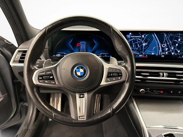 BMW 330e xDrive Touring