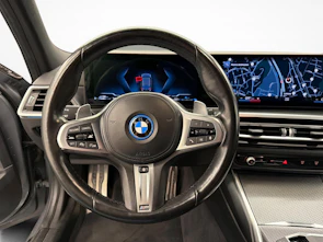 immagine del veicolo BMW 330e xDrive Touring