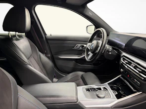 immagine del veicolo BMW 330e xDrive Touring