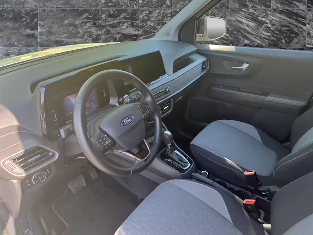 Ford Tourneo Courier 1.0 EcoBoost Titanium