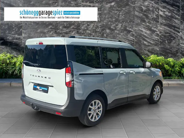 Ford Tourneo Courier 1.0 EcoBoost Titanium
