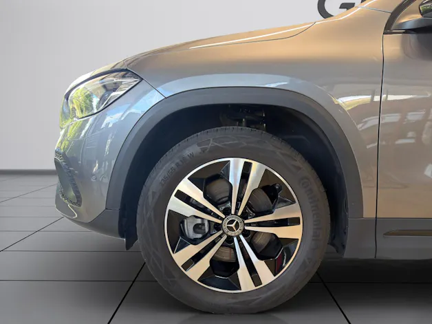 Mercedes-Benz GLA 250 4Matic Progressive 8G-DCT