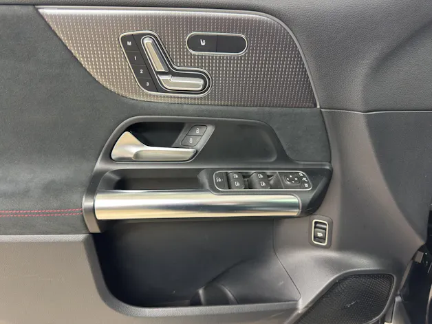 Mercedes-Benz EQA 300 AMG Line 4Matic