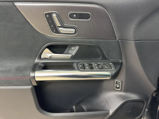 Mercedes-Benz EQA 300 AMG Line 4Matic
