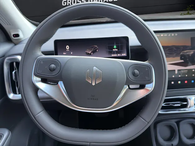 Leapmotor B10 Hybrid EV