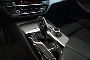 BMW 530d xDrive Touring M-Sport Line Steptronic