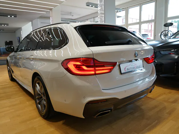 BMW 530d xDrive Touring M-Sport Steptronic