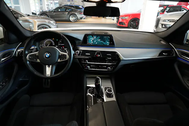 BMW 530d xDrive Touring M-Sport Steptronic