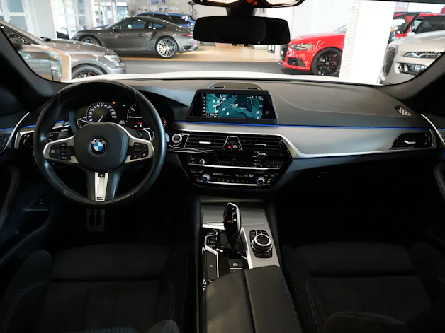 BMW 530d xDrive Touring M-Sport Steptronic