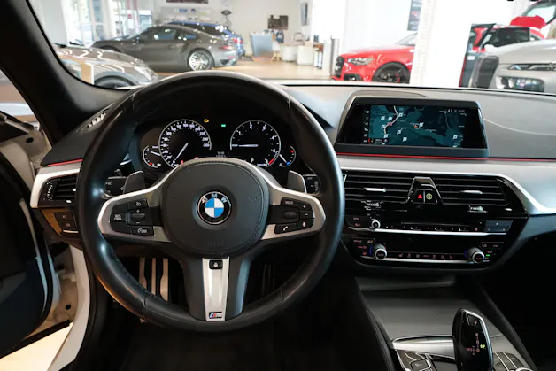 BMW 530d xDrive Touring M-Sport Steptronic