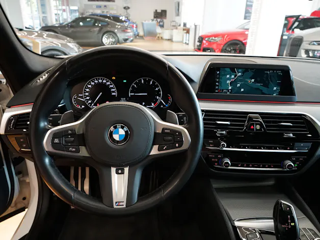 BMW 530d xDrive Touring M-Sport Steptronic