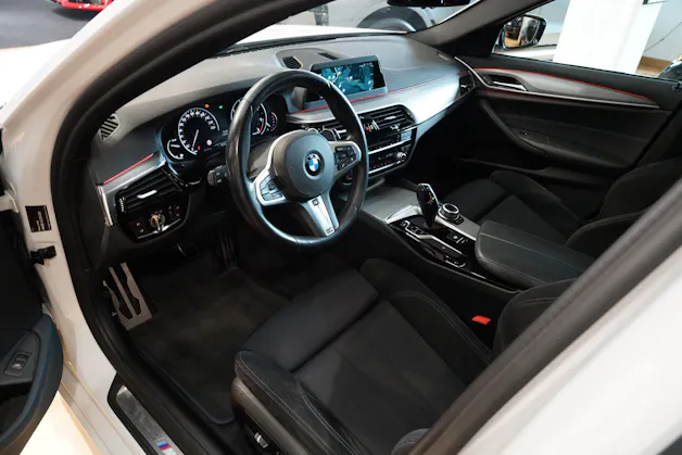 BMW 530d xDrive Touring M-Sport Steptronic