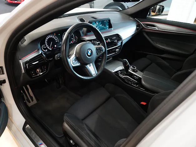 BMW 530d xDrive Touring M-Sport Steptronic