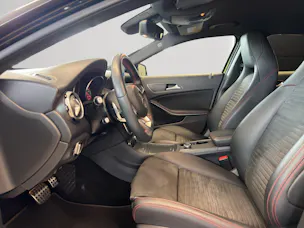 Mercedes-Benz GLA 200 AMG Line 7G-DCT