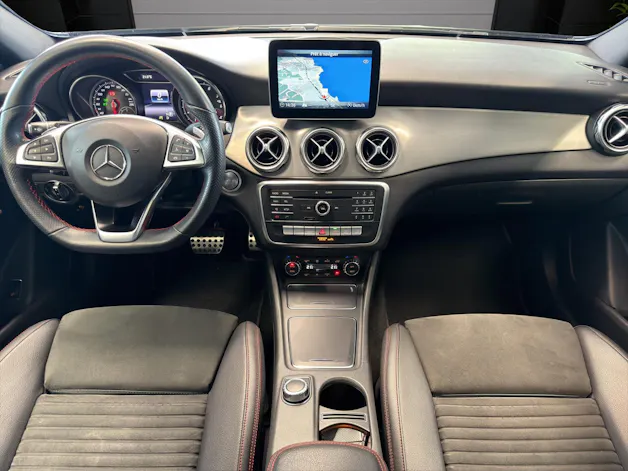 Mercedes-Benz GLA 200 AMG Line 7G-DCT