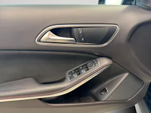 Mercedes-Benz GLA 200 AMG Line 7G-DCT