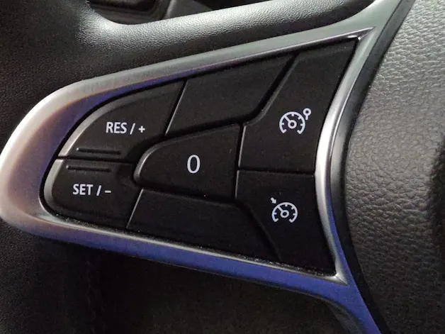 Renault Clio 1.6 E-Tech Intens