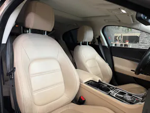 Jaguar XE 20d Prestige Automat