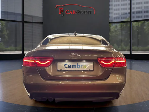 Jaguar XE 20d Prestige Automat