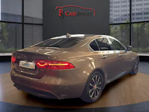 Jaguar XE 20d Prestige Automat