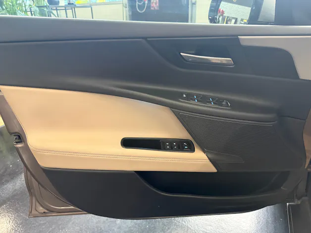 Jaguar XE 20d Prestige Automat