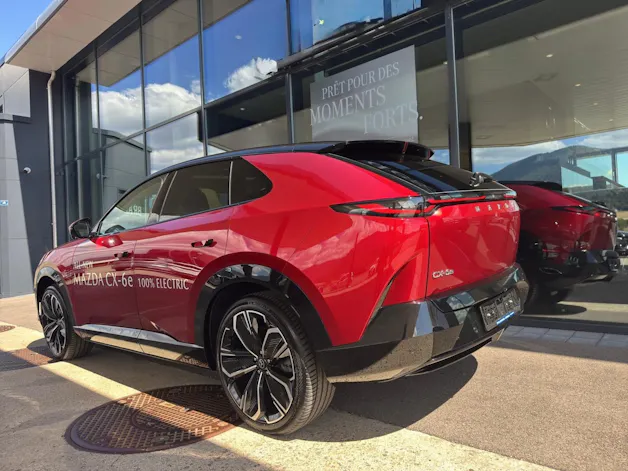 Mazda CX-6e