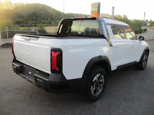 KGM Musso EV Bronze