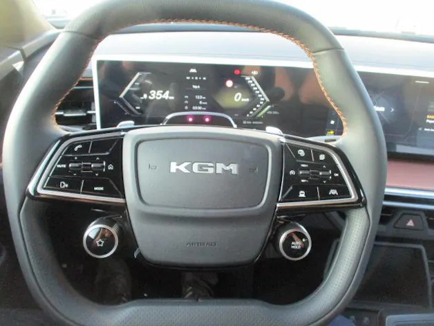 KGM Musso EV Bronze