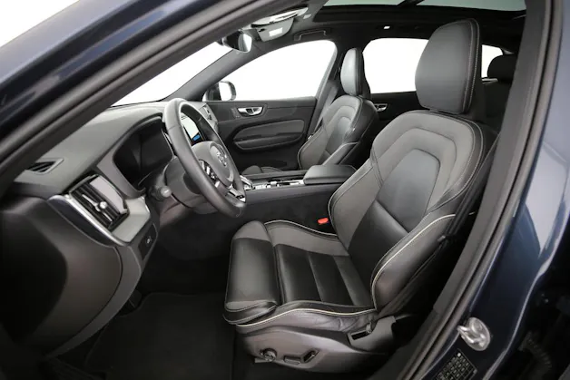 VOLVO XC60 2.0 B4 MH Plus Dark AWD