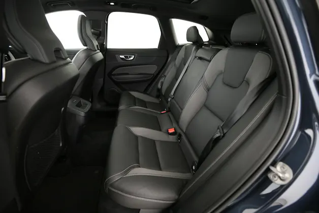 VOLVO XC60 2.0 B4 MH Plus Dark AWD