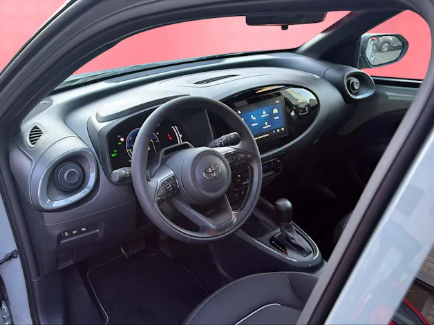 Toyota Aygo X 1.5 VVT-i HSD Trend