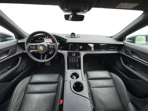 Porsche Taycan Cross Turismo 4