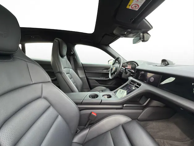 Porsche Taycan Cross Turismo 4