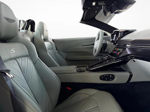 https://vehicle.imgix.net/4431798/3a5f61bd-83c0-4585-8cd8-a7b91d865a13.jpg