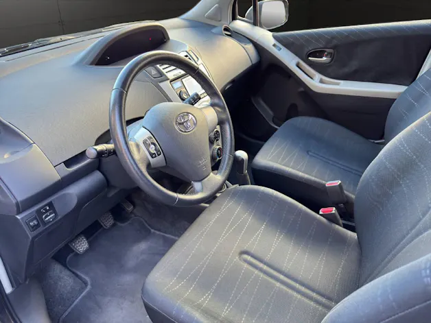 Toyota Yaris 1.3i Linea Luna