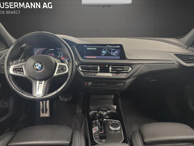 BMW M135i xDrive EDITION COLORVISION