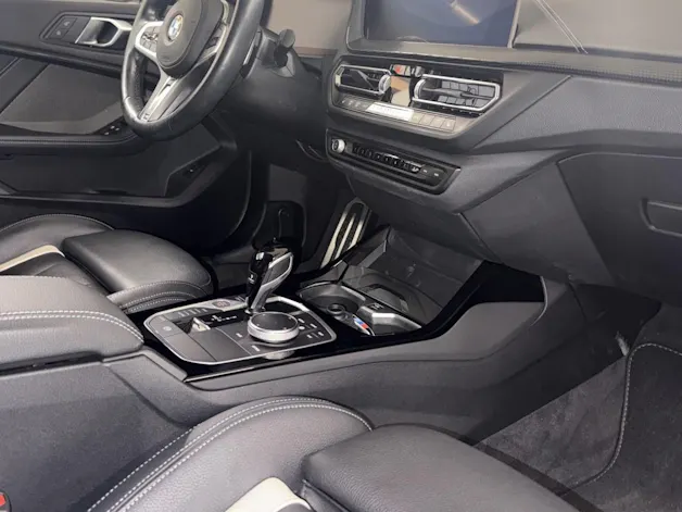 BMW M135i xDrive EDITION COLORVISION