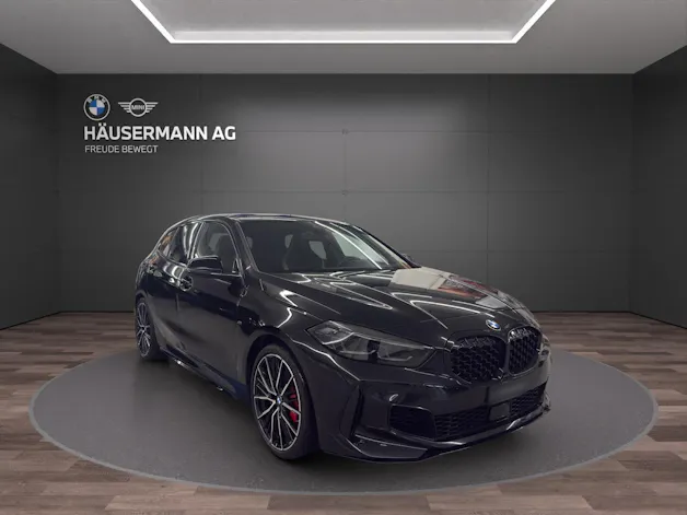 BMW M135i xDrive EDITION COLORVISION
