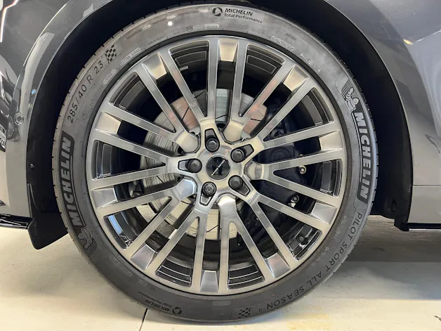Land Rover Range Rover Sport 4.4 V8 SV Carbon