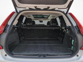 https://vehicle.imgix.net/4432009/2ab05ea6-0c7b-4705-aa02-42d175253f9a.jpg