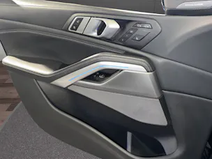 BMW X6 M50i