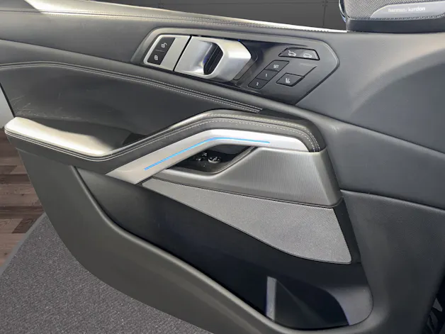 BMW X6 M50i