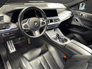 BMW X6 M50i