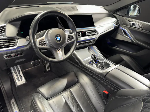 BMW X6 M50i