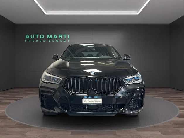 BMW X6 M50i