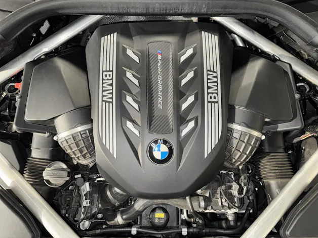 BMW X6 M50i