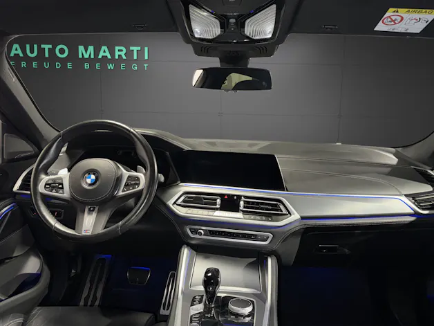 BMW X6 M50i