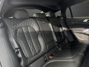 BMW X6 M50i