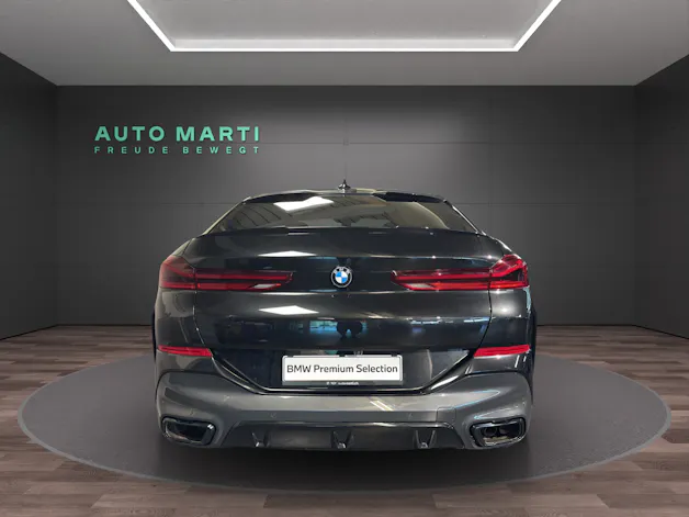 BMW X6 M50i